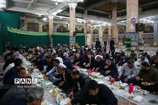 آیین تجلیل از خادمان کشوری جشن‌های نیمه شعبان در مسجد جمکران