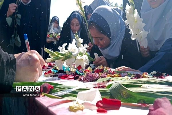 تشیع پیکر شهید گمنام در دبستان شاهد حضرت خدیجه( س) منطقه ۱۸