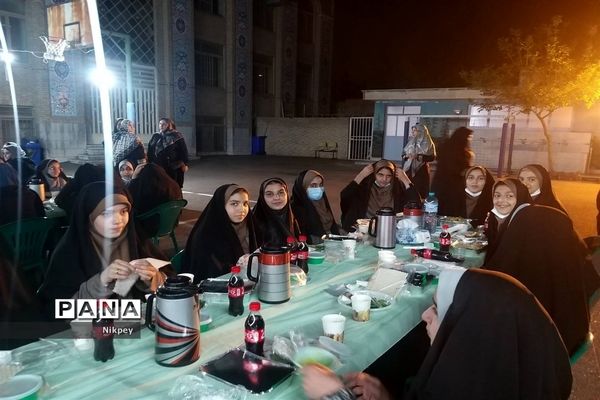 برگزاری ضیافت افطاری در دبیرستان شاهد حجاب منطقه ۱۳
