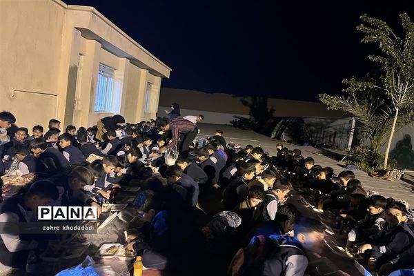 ضیافت افطاری و محفل انس با قرآن دبستان سما خاتم