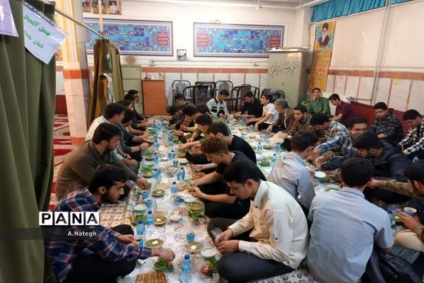 افطاری آموزش و پرورش منطقه ۱۵ در آخرین روز از ماه رمضان