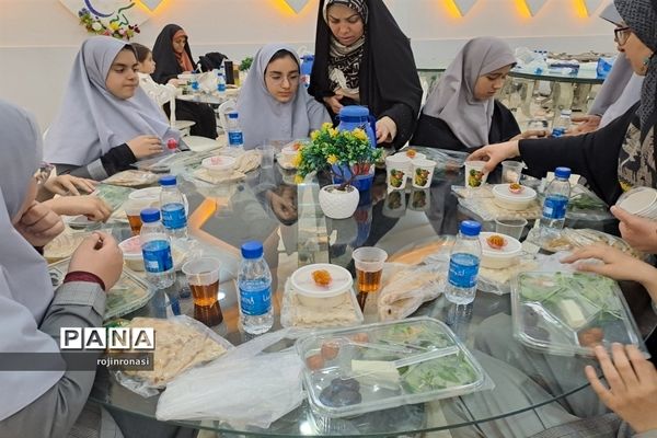 مراسم ضیافت افطاری در کانون فرهنگی تربیتی سلمان