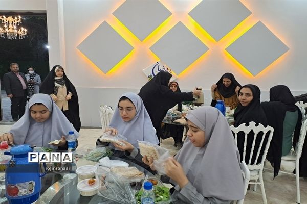 مراسم ضیافت افطاری در کانون فرهنگی تربیتی سلمان