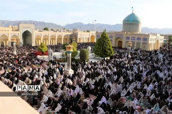 اقامه نماز عید سعید فطر در کاشمر