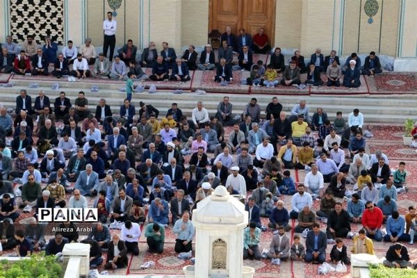 اقامه نماز عید سعید فطر در کاشمر