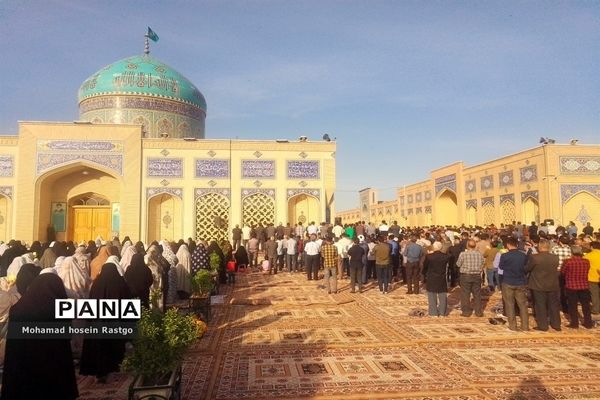اقامه نماز عید سعید فطر در کاشمر