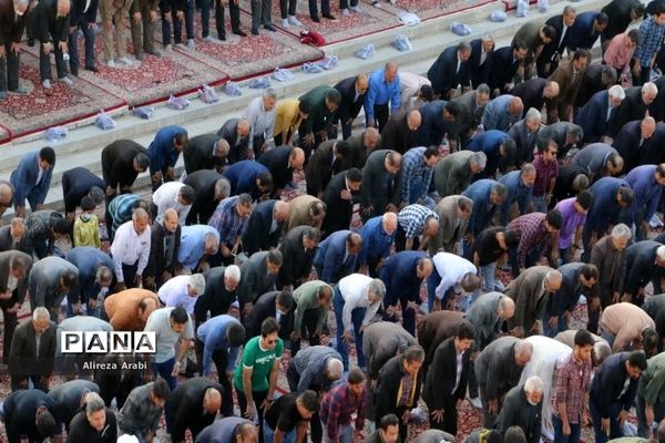 اقامه نماز عید سعید فطر در کاشمر