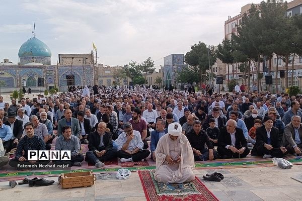 برگزاری نماز عید فطر در شهرستان قرچک