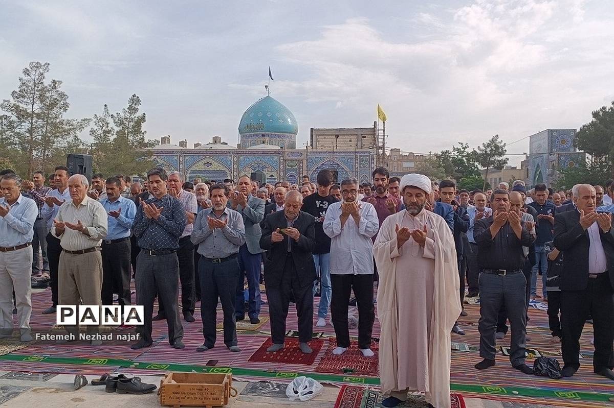 برگزاری نماز عید فطر در شهرستان قرچک