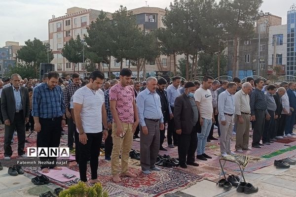 برگزاری نماز عید فطر در شهرستان قرچک