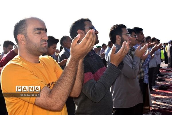 اقامه نماز عید سعید فطر در بهاباد