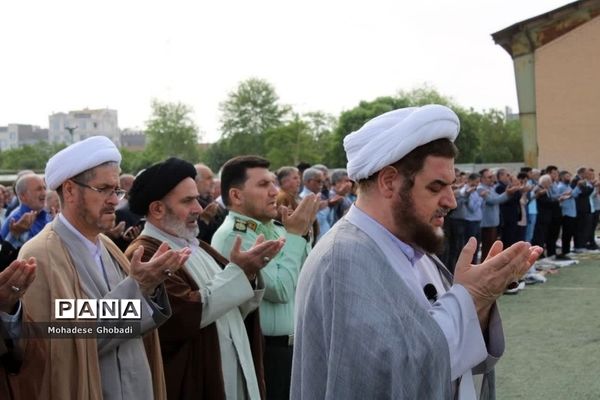 نماز عید سعید فطر در شهر گلستان