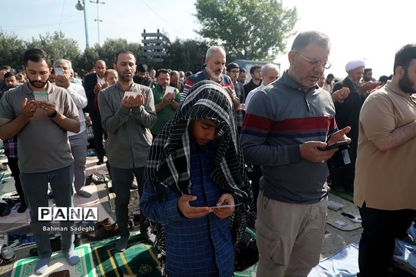 نماز عید سعید فطر در مصلی تهران