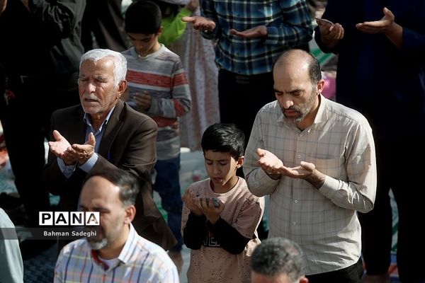 نماز عید سعید فطر در مصلی تهران