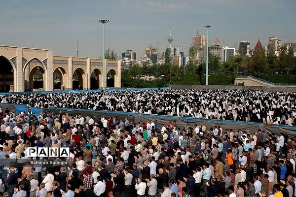 نماز عید سعید فطر در مصلی تهران