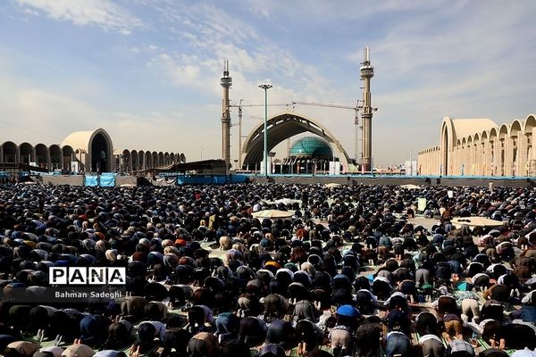 نماز عید سعید فطر در مصلی تهران