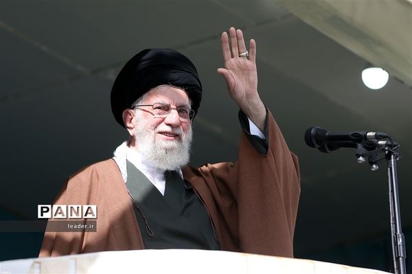 نماز عید سعید فطر به امامت رهبر انقلاب اسلامی در مصلای تهران