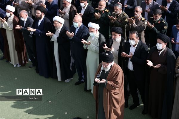 نماز عید سعید فطر به امامت رهبر انقلاب اسلامی در مصلای تهران