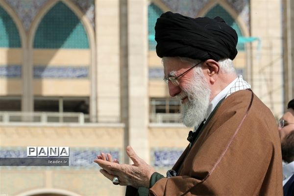 نماز عید سعید فطر به امامت رهبر انقلاب اسلامی در مصلای تهران