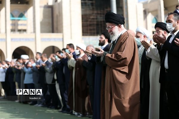 نماز عید سعید فطر به امامت رهبر انقلاب اسلامی در مصلای تهران