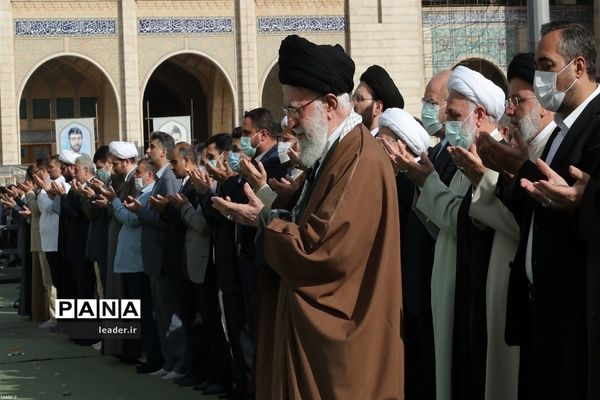 نماز عید سعید فطر به امامت رهبر انقلاب اسلامی در مصلای تهران