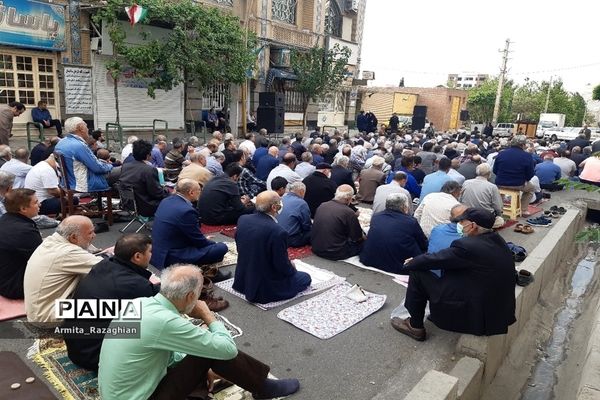 برگزاری مراسم نماز عید فطر در مسجد نبی