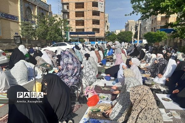 برگزاری مراسم نماز عید فطر در مسجد نبی