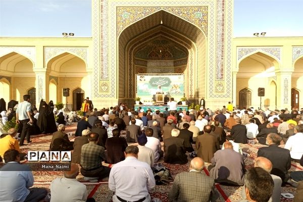 نماز عید فطر در آرامگاه شهید آیت‌الله مدرس در کاشمر