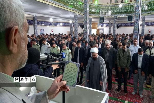 اقامه نماز باشکوه عید سعید فطر در فیروزکوه