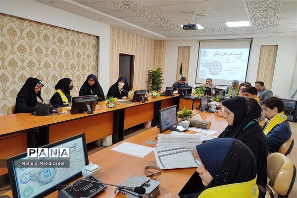 نشست و هم‌اندیشی خبرنگاران پانا و اعضای هیات رئیسه مجلس دانش‌آموزی