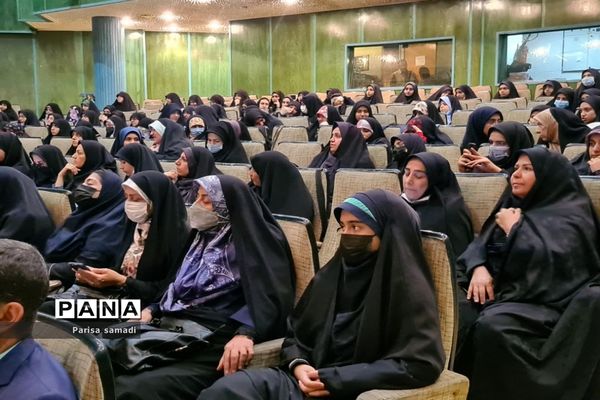 آیین اختتامیه یازدهمین دوره نمایشگاه‌های دانش آموزی مدرسه انقلاب شهر تهران