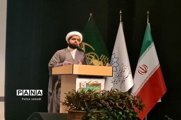 آیین اختتامیه یازدهمین دوره نمایشگاه‌های دانش آموزی مدرسه انقلاب شهر تهران