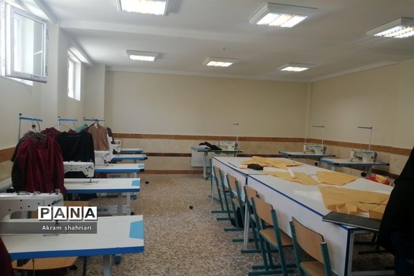 بازدید مشاوران مدارس ملارد از هنرستان کار دانش کبری زرگران