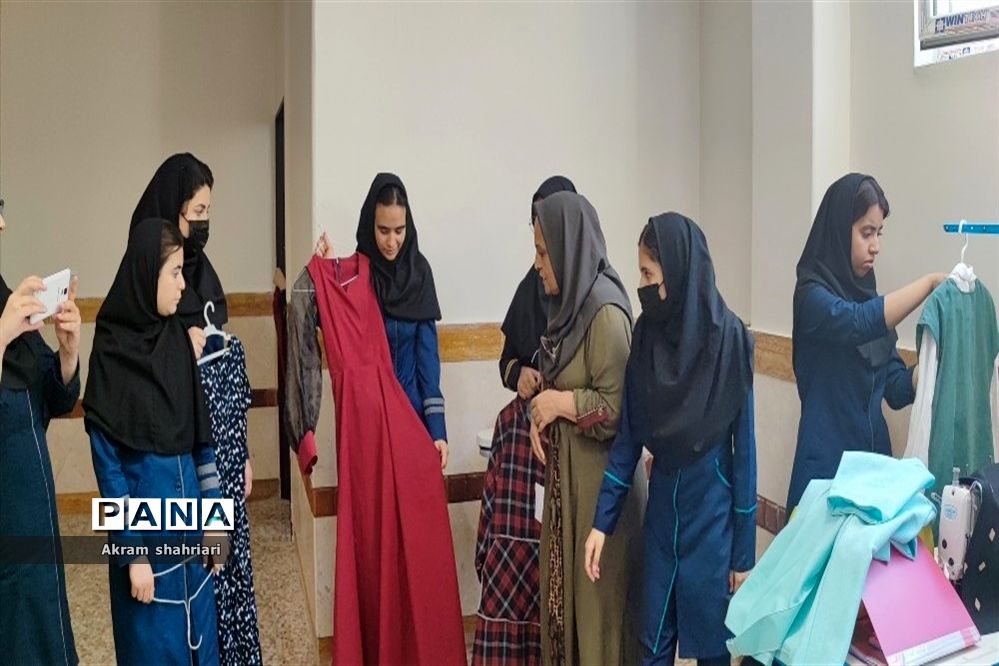 بازدید مشاوران مدارس ملارد از هنرستان کار دانش کبری زرگران