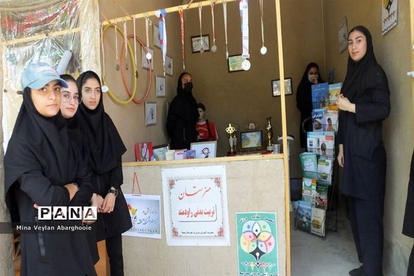 افتتاحیه نمایشگاه دستاوردهای دانش آموزان شهرستان پیشوا