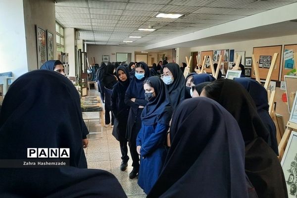 بازدید دانش‌آموزان دبیرستان عفت آهنگری از هنرستان ایثار در هفته گرامیداشت مشاغل