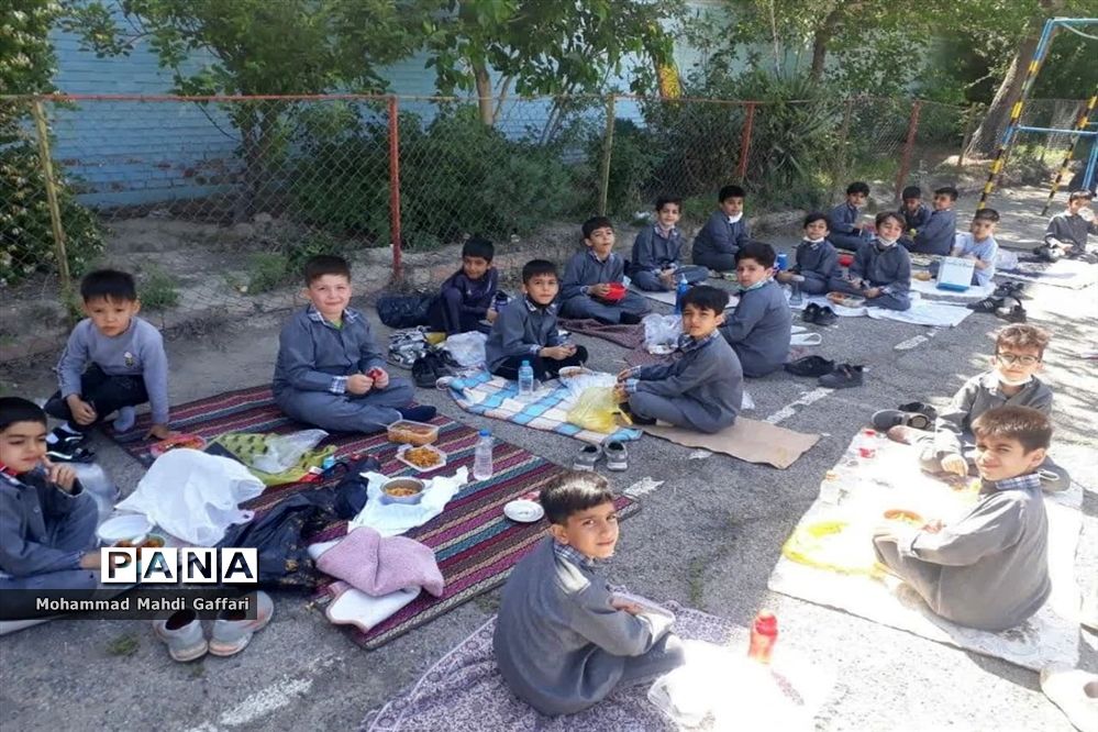 جشنواره غذای سالم درآموزشگاه شهیدآیت شهرستان اسلامشهر