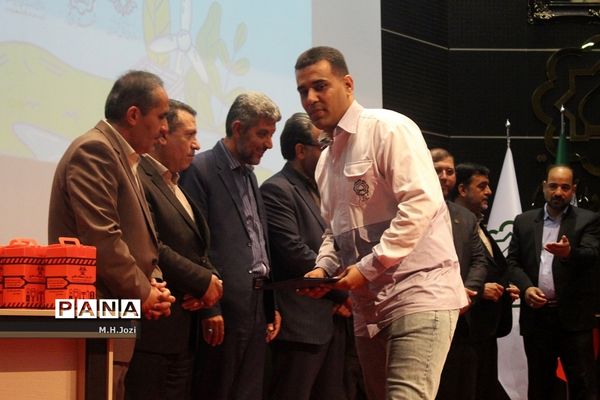 مراسم تجلیل از همیاران بازیافت قم