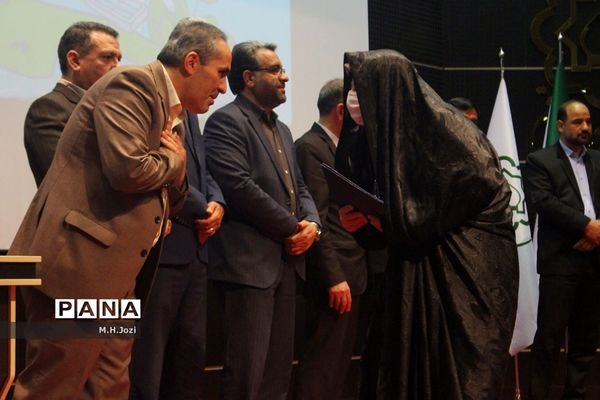 مراسم تجلیل از همیاران بازیافت قم