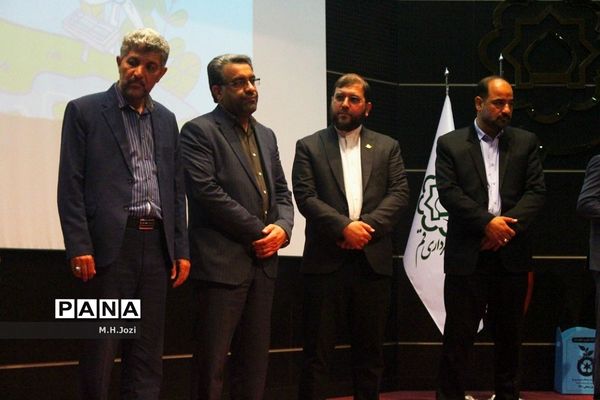 مراسم تجلیل از همیاران بازیافت قم