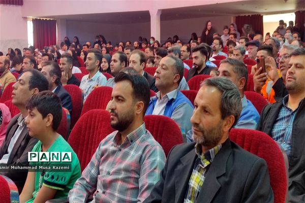 تجلیل از کارگران نمونه شهرستان نایین