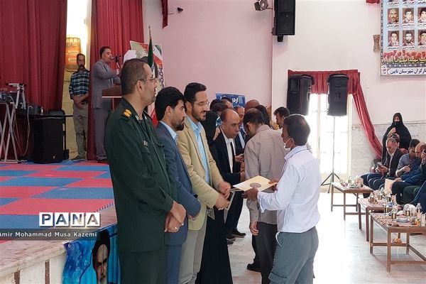 تجلیل از کارگران نمونه شهرستان نایین