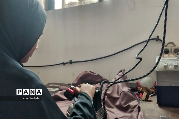 برگزاری کارگاه‌های خیاطی بانوان در قلعه خواجه بمناسبت هفته مشاغل