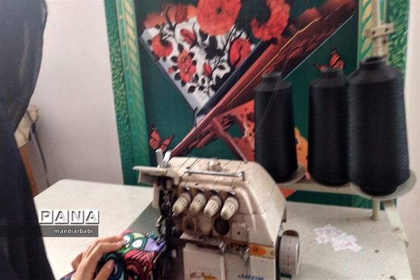 برگزاری کارگاه‌های خیاطی بانوان در قلعه خواجه بمناسبت هفته مشاغل