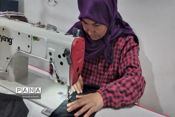 برگزاری کارگاه‌های خیاطی بانوان در قلعه خواجه بمناسبت هفته مشاغل