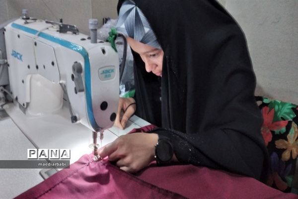 برگزاری کارگاه‌های خیاطی بانوان در قلعه خواجه بمناسبت هفته مشاغل