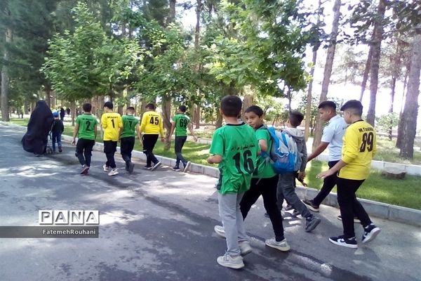 برگزاری همایش پیاده‌روی خانوادگی در خلیل‌آباد