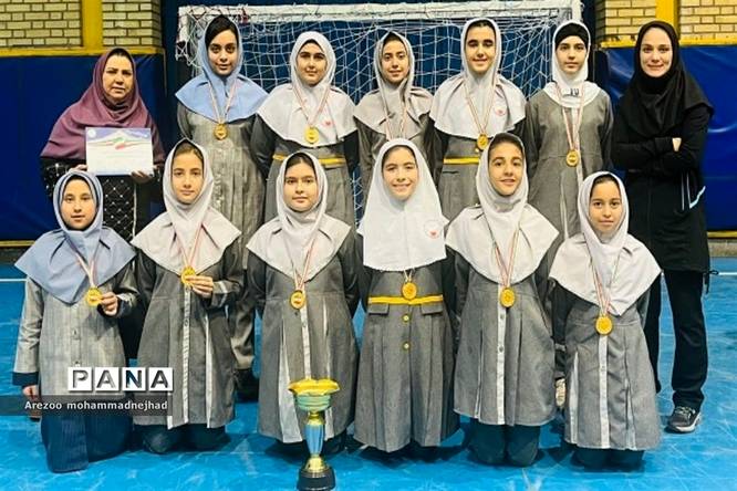 جشنواره ورزشی دخترانه رشته هندبال قرچک به میزبانی ملارد