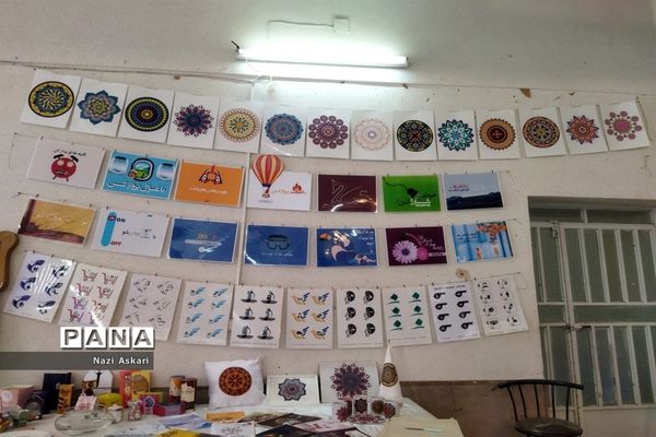 آماده‌سازی نمایشگاه هنرستان شهید محسن کامیاب آموزش و پرورش ناحیه یک شیراز