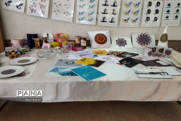 آماده‌سازی نمایشگاه هنرستان شهید محسن کامیاب آموزش و پرورش ناحیه یک شیراز